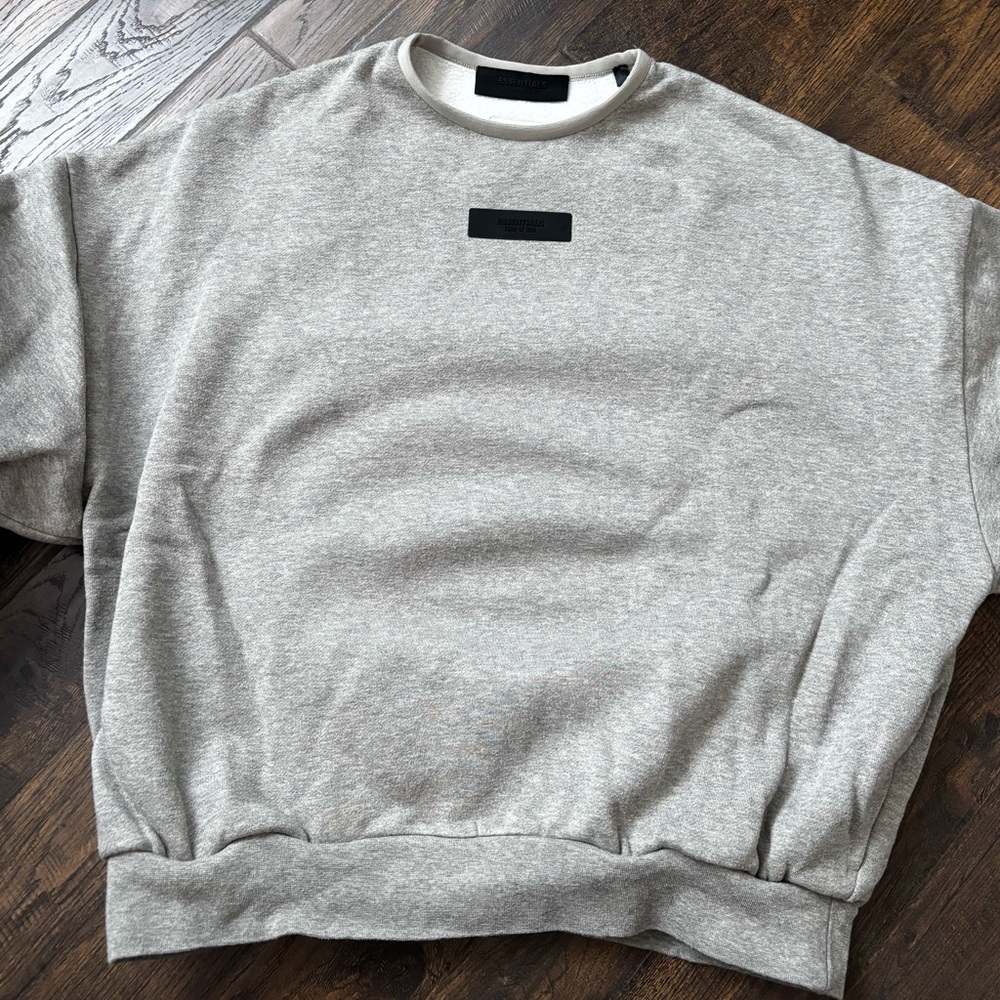 FEAR OF GOD Essentials crewneck